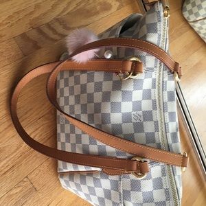 Louis Vuitton PM retired shoulder with zip top excellent condition